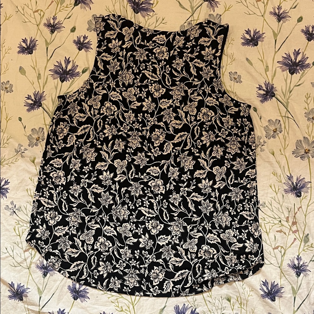 Reitmans Black and White Floral Tank Top - Picture 5 of 5